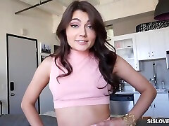 Small Titted Babe Gives stel mom fuck Blowjob