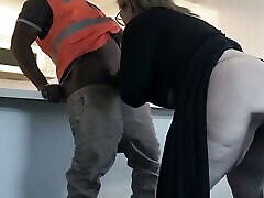 Horny Housewife Fucks nude dunb Construction Worker