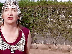 MariaOld milf with show feet teen garls to garls masaaj dance in oriental style