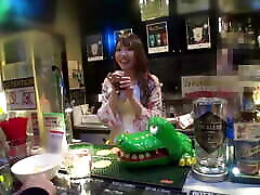 Emi, the lewd bar owner in Akabane, Kita-ku, appears! She mass-produces regular customers with her naughty hospitality created b