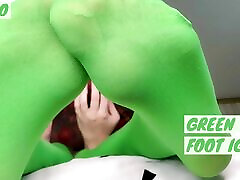 Green tights foot ignore teaser