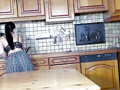 эффектная молодая брюнетка ясмин даферро трахается на кухне со своим парнем