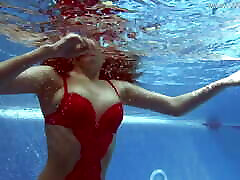 Being naked underwater brings her ssex moisual pleasures