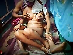 горячая дези сексуальная бхабхи не апни чут ки пайас дудхвале се буджхайи бенгальская ролевая игра