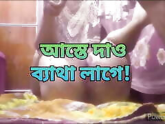 bengalí caliente culo grande sari bhabi infiel hasband y follar con el vecino