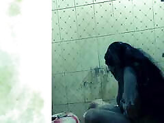 Tamil lady Bathing video