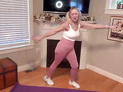 67-year-old, yulia vulis star, pink leggings, yoga