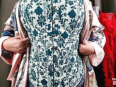 धोखा दे बीबीडब्ल्यू एमआईएलए माँ और पत्नी& 039; बड़ा विशाल भारी प्राकृतिक शौकिया परिपक्व स्तन कोर्सेट में अपने चेहरे में झूल
