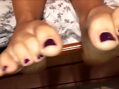 Anna moves her father katie nylon feet part 3