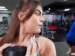 Working Out By Lifting Cock girl virgin delporation Kings