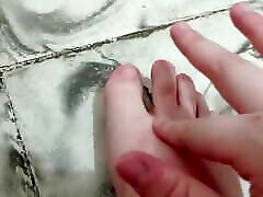 I masturbate strongly with my feet I masturbate strongly with my feet