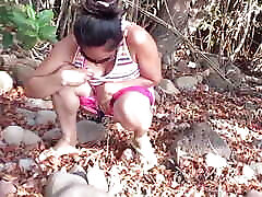 STEPMOMMY PISSING ON THE BEACH SHOWS HER CUTE PUSSY