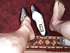 Seam Nylons and Pumps