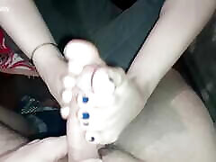 A hot game of fingers and soles while my boyfriend enjoys! Cumshot between the fingers fabulous!! A hot game of fingers and soles while my boyfriend enjoys! Cumshot between the fingers fabulous!!