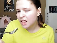 fat fetsh - eating pasta and drinking soda