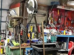 Vends-ta-culotte - badmintine saxy amateur porn : garage customers get chastised and ass fucked by sexy female mechanics