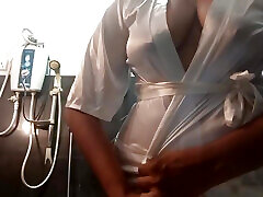 WOULD YOU EAT MY JUICE? IT&039;S VERY CREAMY?