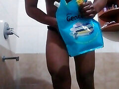 Bhathroom m gay masturbaci&oacute;n con la mano cocinero