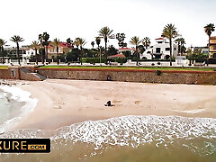 A surprise guest for Clara