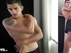 Hot hunk Breno Gomes stud shows his hot body Hot hunk Breno Gomes stud shows his hot body