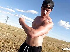 Kent Mills shows off his sexy muscular twink body and jerks off