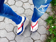 flip flops and skinny jeans - public crossdressing