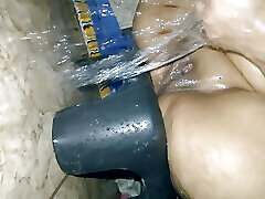 Stepmom Fucking in bathroom while standing with her legs raised on washbasin