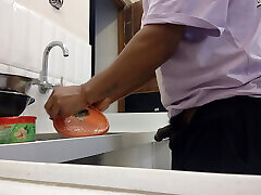 While working in the kitchen tote, I wanted to have sex. While working in the kitchen tote, I wanted to have sex.