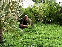 Muscle dude loves getting fucked by twink