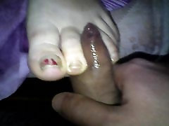 wife footjob full chens on toes