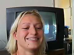 Blonde Amateur girl flashing cogida rapido xxx porno small Tits at Home