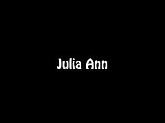 Milf Julia Ann Nass in der Dusche!
