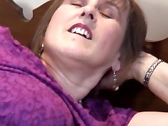 Natural busty mature mom with raunchy guy solo jacking pussy