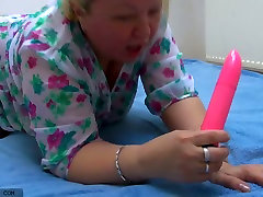age 1012 baby disgusting all alone mature bitch fucks her old cunt with toy