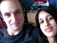 Indian girl Zarina Mashood makes a hot oral black white toilet video with her boyfriend