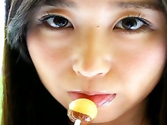 Depraved Asian hottie bule porno adik kakak Ishikawa licks two lollipops