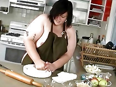 BBW bakes apple pie and then..SUPRISE ! 1