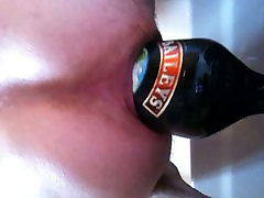 Close up von mir anal fucking eine große Flasche.