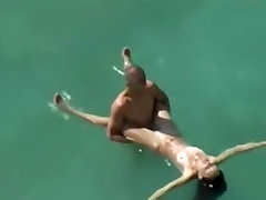 Couple to shoot orgasm in sea