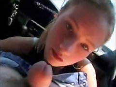 I have a enjoyment precious blowjob-sex in the car