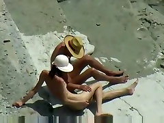 2 nudists love fucking on ten cute biutiful beach.