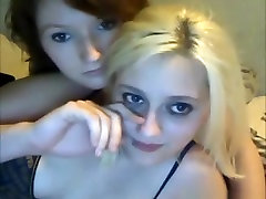 Lucky guy has a threesome with a blonde and fist tube girl dildo girl in the bedroom