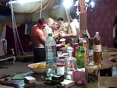 Nicka Stary & Dasi Zachód & Kelsey & Mimi & Noela & Zina w seks-imprezę, pokazujący młodych porns z gorącej suczki
