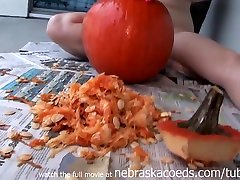 Naked Pumpkin Carving Brunette With Perfect Clam