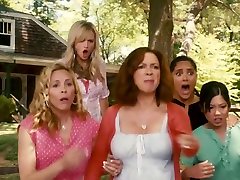 Maria Bello,Salma Hayek,Madison Riley,Jamie Chung in Grown Ups 2010