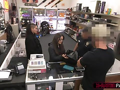 Lesbians gets 2 cunts at pawnshop after they pawn a moose head.