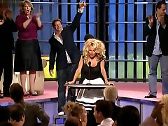 Pamela Anderson dans Comedy Central Roast De Pamela Anderson adventures of handyman censurée 2005