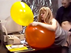 Office Balloon xxx video in mp43gp