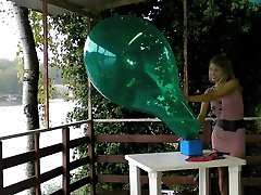 Italoon - Irisha monster didk to pop multiple balloons