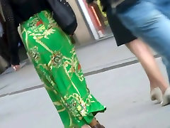 Candid mature milf wife scandal legs on street compilation